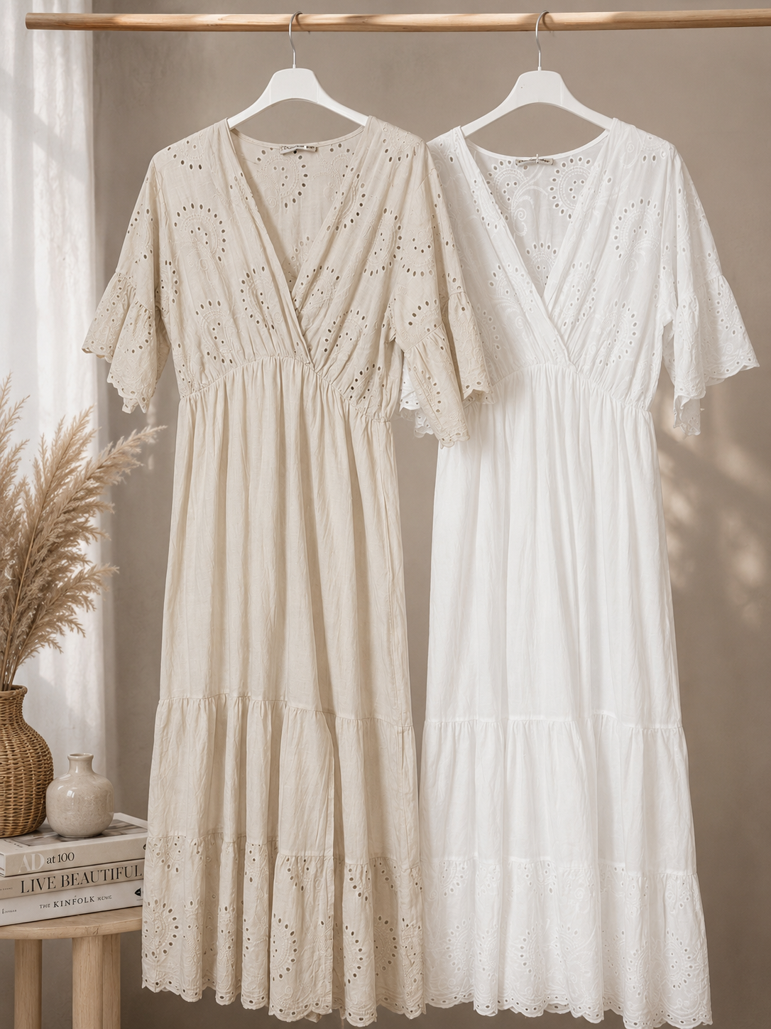 Kleid mit Lochstickerei