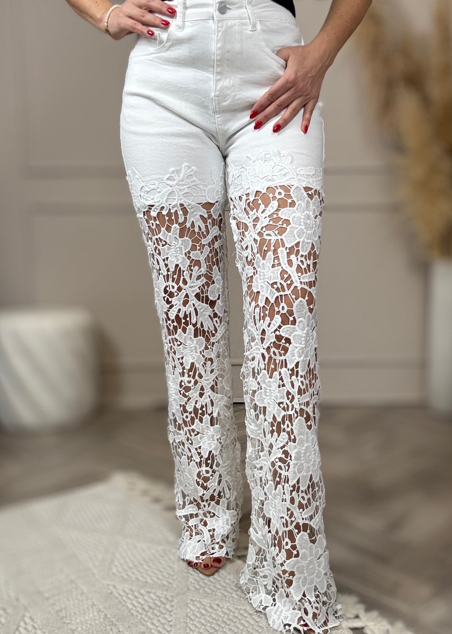 Jeans mit Häkelspitze