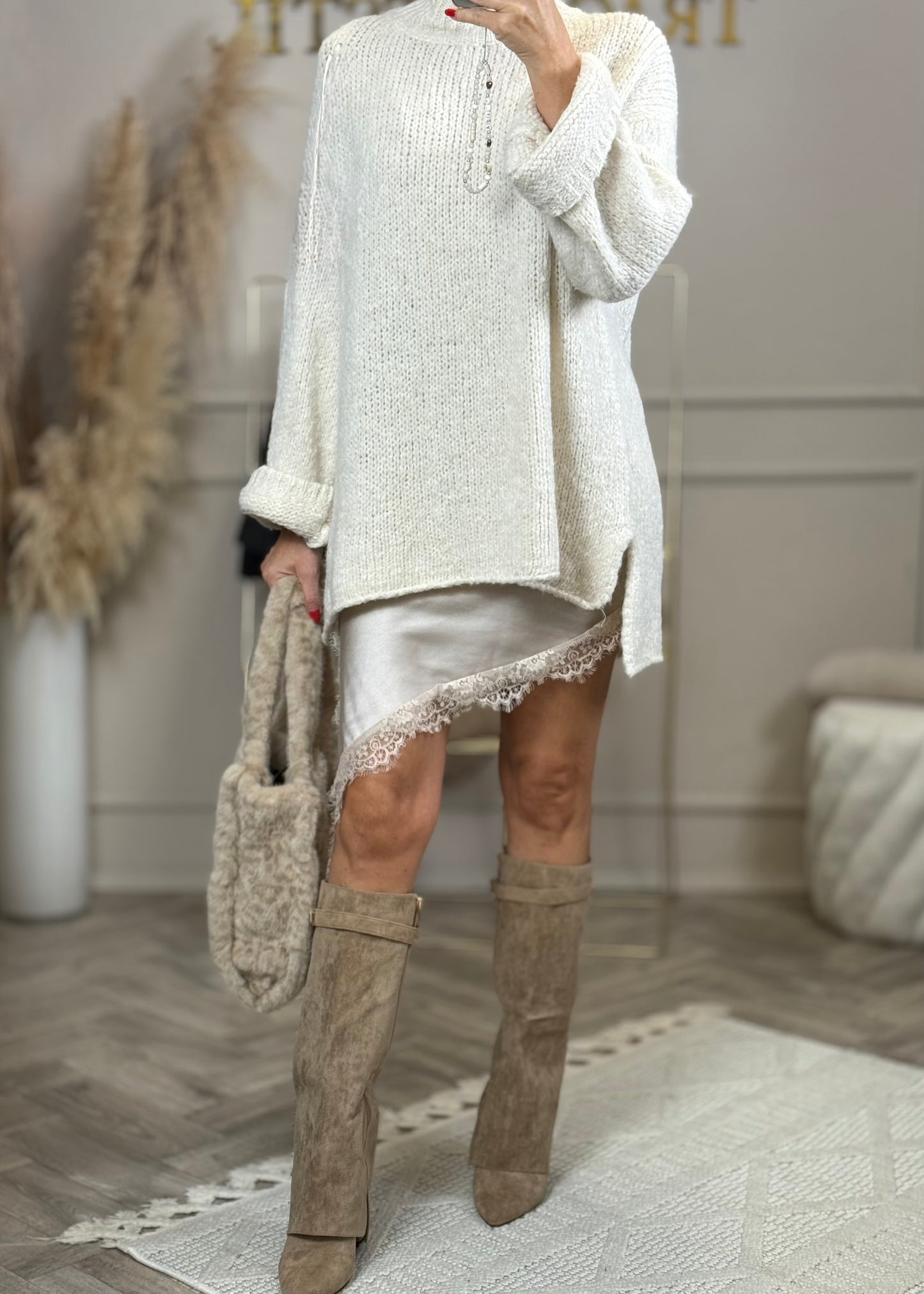 Satinkleid mit Spitze in 3 Farben