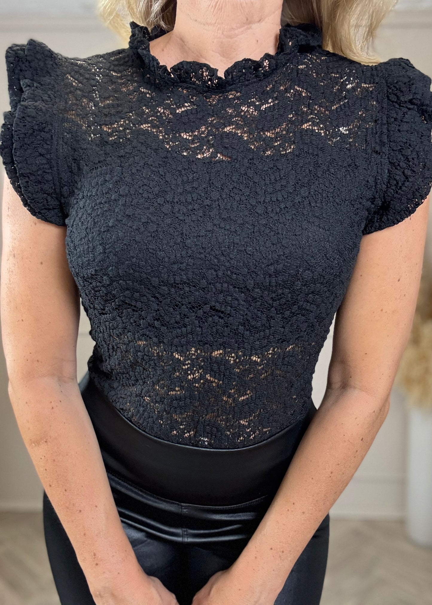 Spitzenbody in 3 Farben
