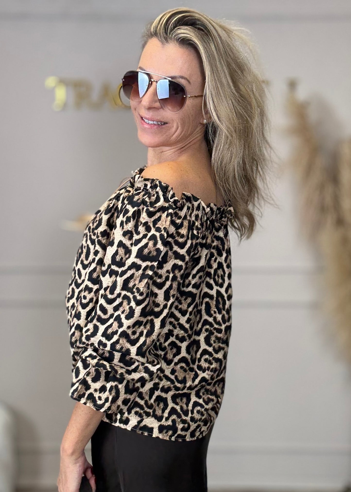 Carmen Blusenshirt Leo