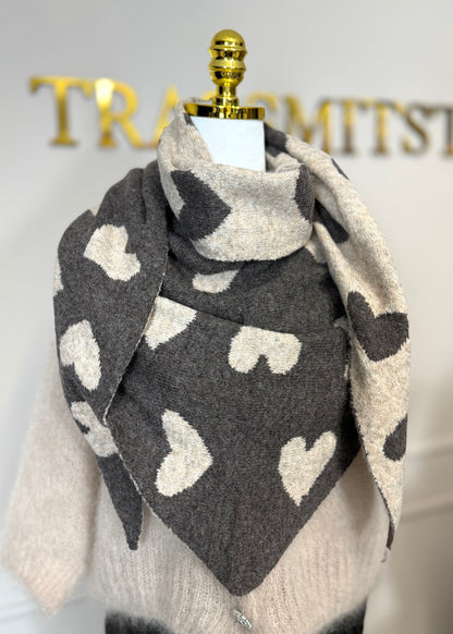 Schal mit Herzen